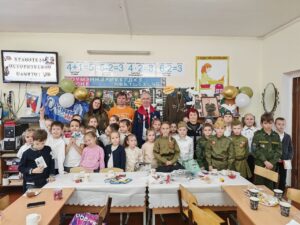 Из настоящего к прошлому: Патриотическая встреча младших школьников
