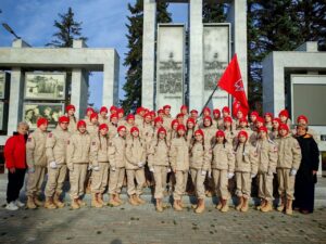 Сводный отряд муниципального района Сызранский прошел парадным маршем на площади Куйбышева в Самаре в рамках Юбилейного Парада Памяти 